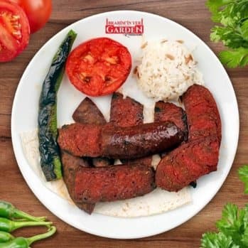Mangal başında geleneksel pişirme
